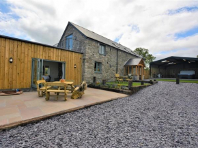 4 Bed in Denbigh 76475